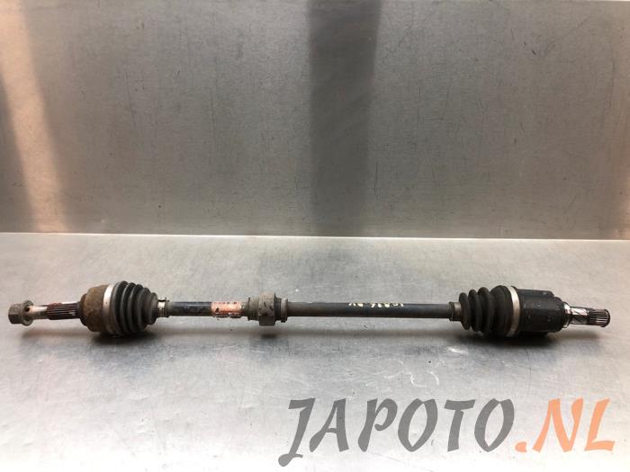 Gebruikte Steekas rechts-voor Nissan Note (E12) 1.2 68 Prijs € 52,45 Margeregeling aangeboden door Japoto Parts B.V.