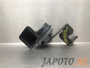 Gebruikte Claxon Nissan Qashqai (J11) 1.3 DIG-T 140 16V Prijs € 15,70 Margeregeling aangeboden door Japoto Parts B.V.