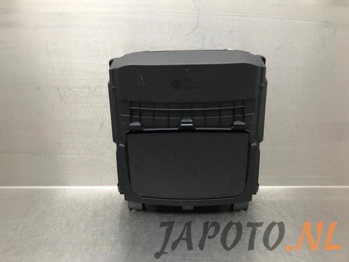 Gebruikte Head-up display Hyundai Kona (OS) 1.6 GDi HEV 16V Prijs € 419,95 Margeregeling aangeboden door Japoto Parts B.V.