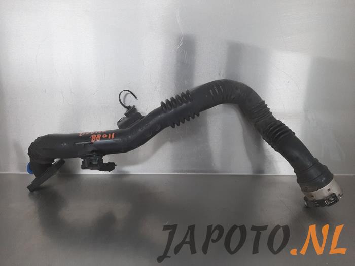 Gebruikte Intercooler Buis Nissan Micra (K14) 0.9 IG-T 12V Prijs € 52,45 Margeregeling aangeboden door Japoto Parts B.V.