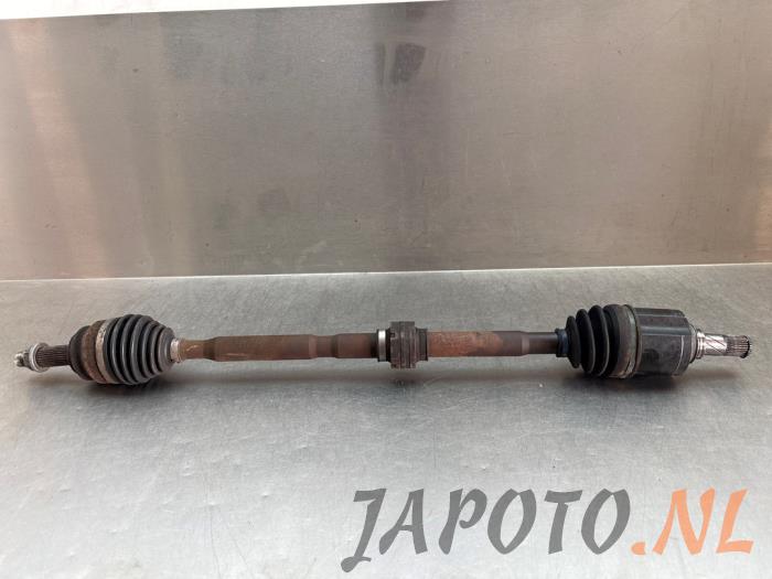Gebruikte Steekas rechts-voor Mitsubishi Outlander (GF/GG) Prijs € 104,95 Margeregeling aangeboden door Japoto Parts B.V.