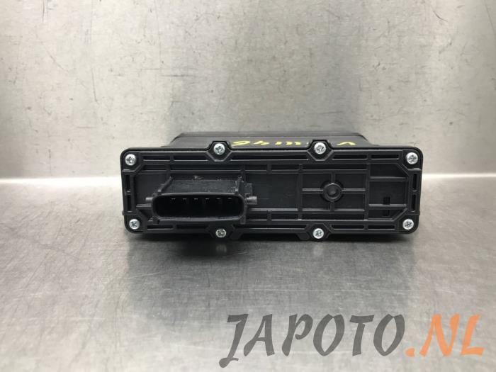 Gebruikte Handrem Module Toyota Yaris IV (P21/PA1/PH1) 1.5 12V Hybrid 115 Prijs € 78,70 Margeregeling aangeboden door Japoto Parts B.V.