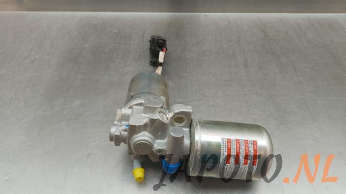 Gebruikte Vacuumpomp Rembekrachtiging Toyota Prius (ZVW5) 1.8 16V Hybrid Prijs € 262,49 Margeregeling aangeboden door Japoto Parts B.V.