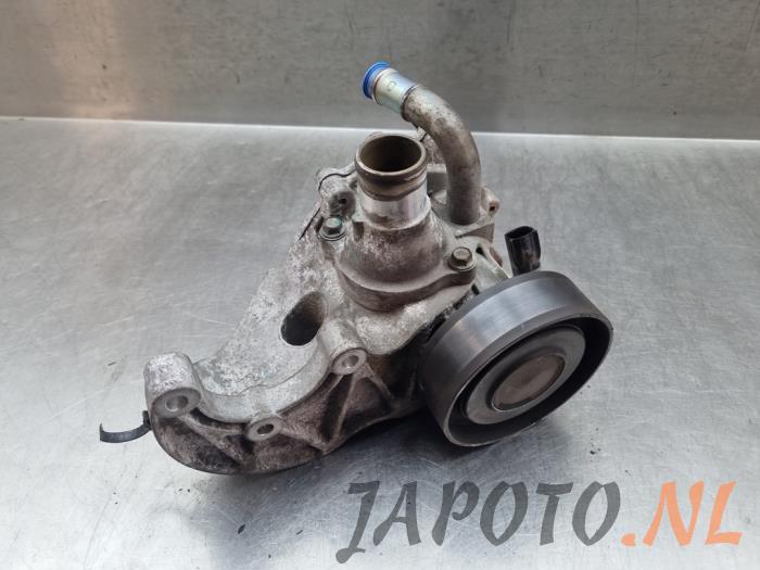 Gebruikte Waterpomp Chevrolet Captiva (C140) 2.2 D 16V 4x2 Prijs € 26,20 Margeregeling aangeboden door Japoto Parts B.V.