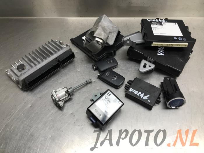 Gebruikte Kontaktslot + computer Toyota Yaris III (P13) 1.5 16V Hybrid Prijs € 210,00 Margeregeling aangeboden door Japoto Parts B.V.