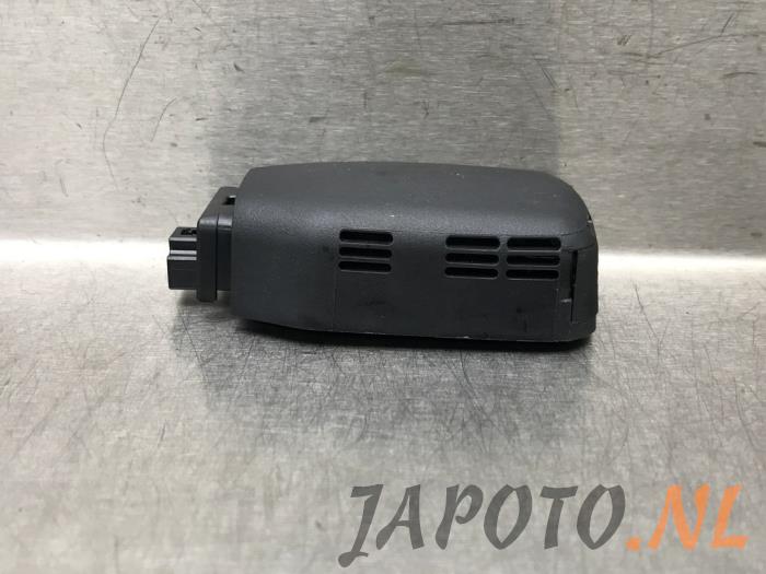 Gebruikte Regensensor Mazda CX-30 (DM) 2.0 e-SkyActiv-G 150 16V Prijs € 26,20 Margeregeling aangeboden door Japoto Parts B.V.
