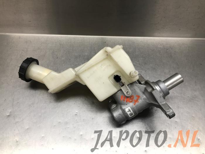 Gebruikte Hoofdremcilinder Nissan Micra (K14) 0.9 IG-T 12V Prijs € 26,20 Margeregeling aangeboden door Japoto Parts B.V.
