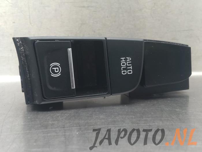 Gebruikte Schakelaar handrem Kia Niro I (DE) E-Niro 64 kWh Prijs € 21,00 Margeregeling aangeboden door Japoto Parts B.V.