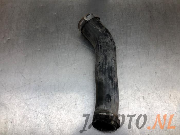 Gebruikte Intercooler Slang Kia Stonic (YB) 1.0i T-GDi 12V Prijs € 26,20 Margeregeling aangeboden door Japoto Parts B.V.