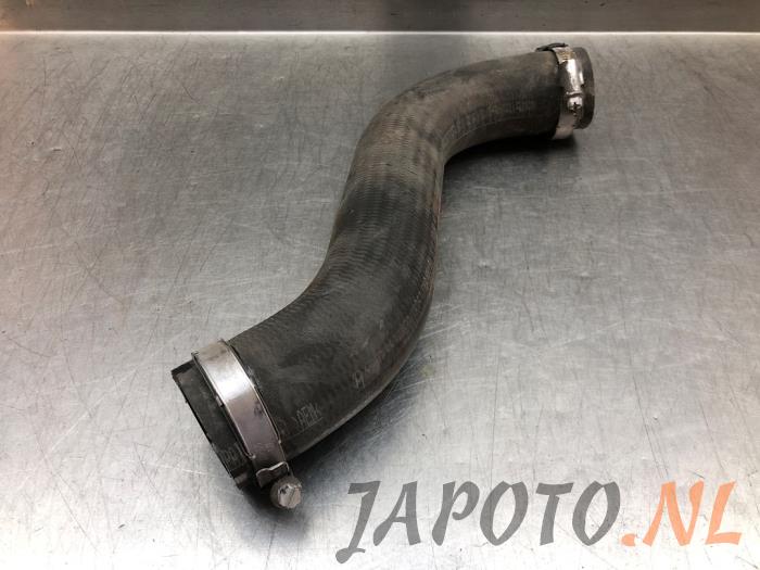 Gebruikte Intercooler Slang Kia Stonic (YB) 1.0i T-GDi 12V Prijs € 26,20 Margeregeling aangeboden door Japoto Parts B.V.