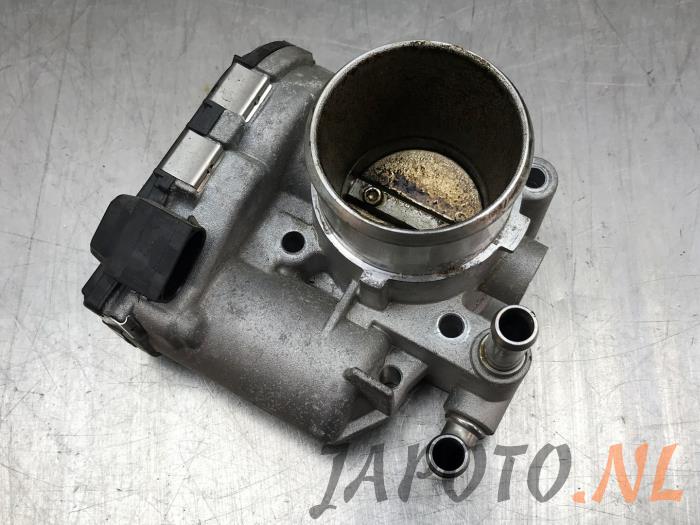 Gebruikte Gasklephuis Kia Stonic (YB) 1.0i T-GDi 12V Prijs € 52,45 Margeregeling aangeboden door Japoto Parts B.V.