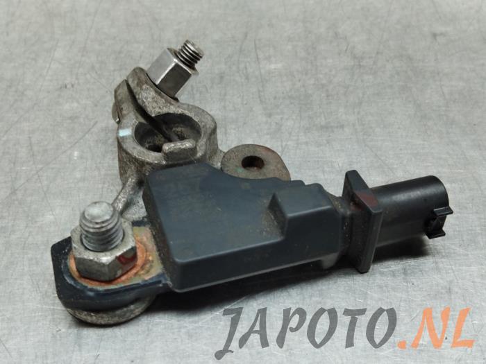 Gebruikte Accu sensor Mitsubishi Space Star (A0) 1.0 12V Prijs € 31,45 Margeregeling aangeboden door Japoto Parts B.V.