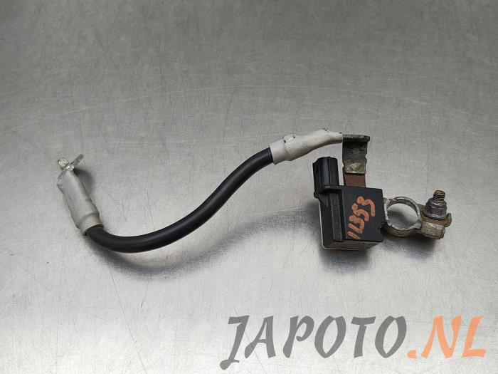 Gebruikte Accu sensor Kia Stonic (YB) 1.0i T-GDi 12V Prijs € 36,70 Margeregeling aangeboden door Japoto Parts B.V.