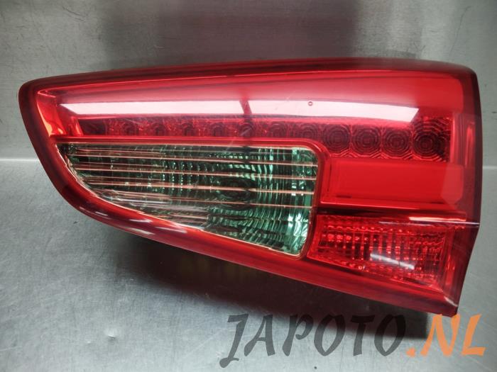 Gebruikte Achterlicht rechts Kia Cee'd Sportswagon (JDC5) 1.6 GDI 16V Prijs € 157,45 Margeregeling aangeboden door Japoto Parts B.V.
