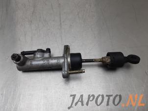 Gebruikte Koppeling Hoofd Cilinder Kia Cerato 1.5 CRDi 16V Prijs € 24,95 Margeregeling aangeboden door Japoto Parts B.V.