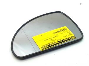 Gebruikte Spiegelglas links Kia Cee'd (EDB5) 1.6 CRDi 16V Prijs € 15,00 Margeregeling aangeboden door Japoto Parts B.V.