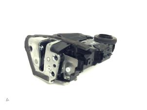Gebruikte Portierslot Mechaniek 4Deurs links-achter Toyota Avensis Wagon (T27) 2.0 16V VVT-i Prijs € 39,95 Margeregeling aangeboden door Japoto Parts B.V.