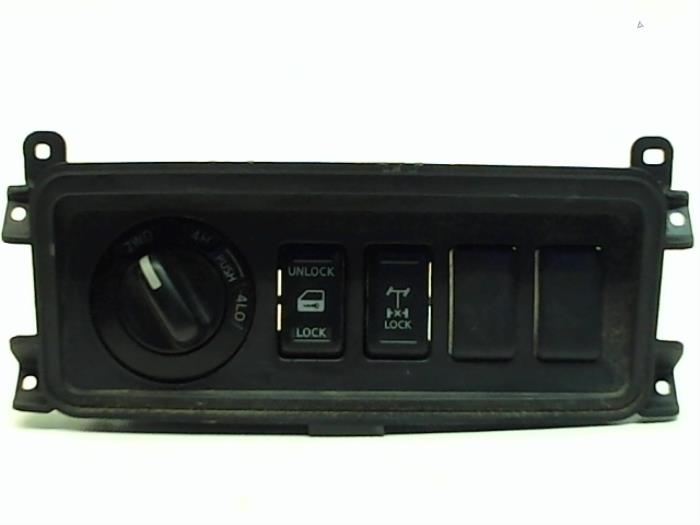 Switch Nissan Navara