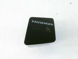 Gebruikte Display Interieur Toyota Yaris II (P9) 1.3 16V VVT-i Prijs € 5,20 Margeregeling aangeboden door Japoto Parts B.V.