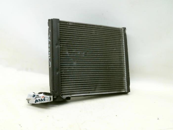 Gebruikte Aircoverdamper Toyota RAV4 (A3) 2.2 D-4D-F 16V 4x4 Prijs € 36,70 Margeregeling aangeboden door Japoto Parts B.V.