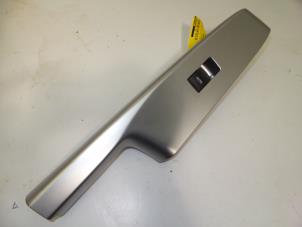 Gebruikte Ruit schakelaar elektrisch Toyota Prius Plus (ZVW4) 1.8 Hybrid 16V Prijs € 15,74 Margeregeling aangeboden door Japoto Parts B.V.