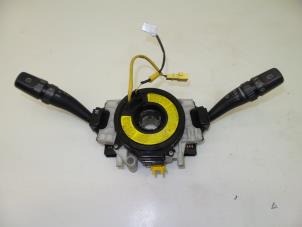 Gebruikte Licht + Raw Schakelaar Hyundai Trajet 2.0 CRDi 16V Prijs € 52,50 Margeregeling aangeboden door Japoto Parts B.V.