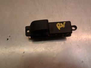 Gebruikte Raam schakelaar elektrisch Mazda 2 (DE) 1.3 16V S-VT High Power Prijs € 15,75 Margeregeling aangeboden door Japoto Parts B.V.