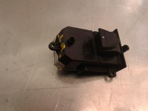 Gebruikte Ruit schakelaar elektrisch Honda Civic (FA/FD) 1.3 Hybrid Prijs € 15,75 Margeregeling aangeboden door Japoto Parts B.V.
