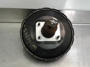 Gebruikte Rembooster Hyundai i20 1.6 CRDi 16V VGT Prijs € 31,45 Margeregeling aangeboden door Japoto Parts B.V.