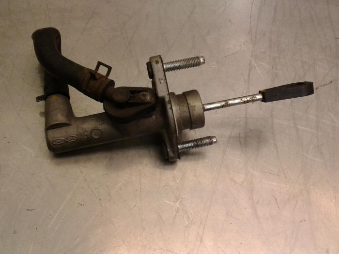 i20 clutch master cylinder