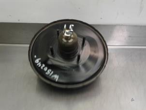 Gebruikte Rembooster Honda CR-Z (ZF1) 1.5 Hybrid 16V Prijs € 26,20 Margeregeling aangeboden door Japoto Parts B.V.