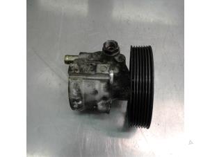 Gebruikte Pomp Servo Nissan Primera Wagon (W12) 1.9 dCi Prijs € 31,45 Margeregeling aangeboden door Japoto Parts B.V.