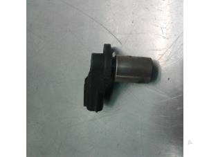 Gebruikte Sensor Nokkenas Mazda Premacy 1.8 16V Prijs € 26,25 Margeregeling aangeboden door Japoto Parts B.V.