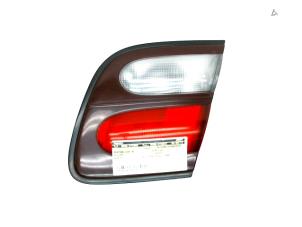 Gebruikte Achterlicht rechts Nissan Almera (N15) 1.4 LX,GX,S 16V Prijs € 24,95 Margeregeling aangeboden door Japoto Parts B.V.