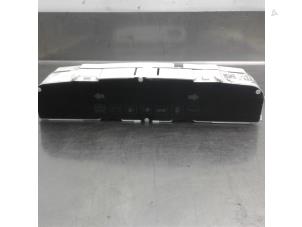 Gebruikte Display Interieur Hyundai Matrix 1.6 16V Prijs € 21,00 Margeregeling aangeboden door Japoto Parts B.V.