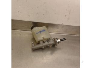 Gebruikte Hoofdremcilinder Toyota Camry (CV30) 2.4i 16V VVT-i Prijs € 42,00 Margeregeling aangeboden door Japoto Parts B.V.