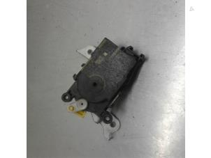 Gebruikte Centrale Deurvergrendelings Module Daihatsu Cuore (L251/271/276) 1.0 12V DVVT Prijs € 26,24 Margeregeling aangeboden door Japoto Parts B.V.