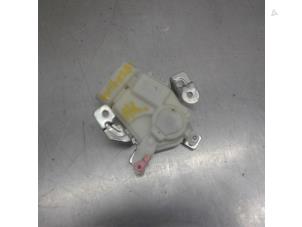 Gebruikte Centrale Deurvergrendelings Module Daihatsu Cuore (L251/271/276) 1.0 12V DVVT Prijs € 26,24 Margeregeling aangeboden door Japoto Parts B.V.