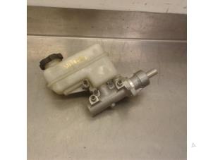 Gebruikte Hoofdremcilinder Chevrolet Captiva (C100) 3.2 V6 24V 4x4 Prijs € 54,55 Margeregeling aangeboden door Japoto Parts B.V.