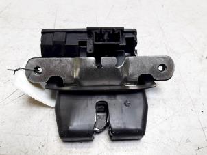 Gebruikte Slotmechaniek Achterklep Ford Fiesta 6 (JA8) 1.6 TDCi 16V ECOnetic Prijs € 30,00 Margeregeling aangeboden door Poolman autodemontage