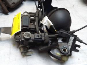 Gebruikte Vacuum ventiel Volkswagen Multivan T5 (7E/7HC/7HF/7HM) 2.5 TDi 4Motion Prijs € 36,30 Inclusief btw aangeboden door Poolman autodemontage