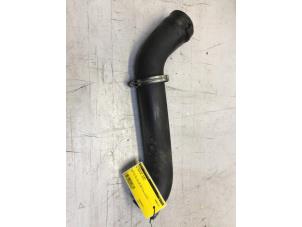 Gebruikte Intercooler Slang Volkswagen Crafter 2.5 TDI 30/35 Prijs € 30,00 Margeregeling aangeboden door Poolman autodemontage