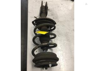 Gebruikte Schokdemperpoot links-voor Renault Laguna II (BG) 2.0 16V Turbo Prijs € 30,00 Margeregeling aangeboden door Poolman autodemontage