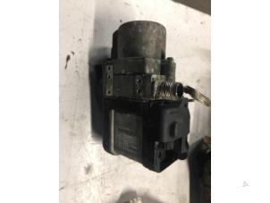 Gebruikte Standkachel Volkswagen Touran (1T1/T2) 2.0 TDI 16V 140 Prijs € 30,00 Margeregeling aangeboden door Poolman autodemontage