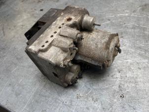 Gebruikte ABS Pomp Audi A6 Avant Quattro (C4) 2.8 V6 30V Prijs € 50,00 Margeregeling aangeboden door Poolman autodemontage