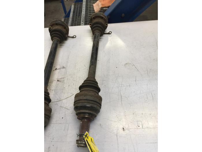 Gebruikte Aandrijfas rechts-achter BMW X5 (E53) 3.0d 24V Prijs € 30,00 Margeregeling aangeboden door Poolman autodemontage