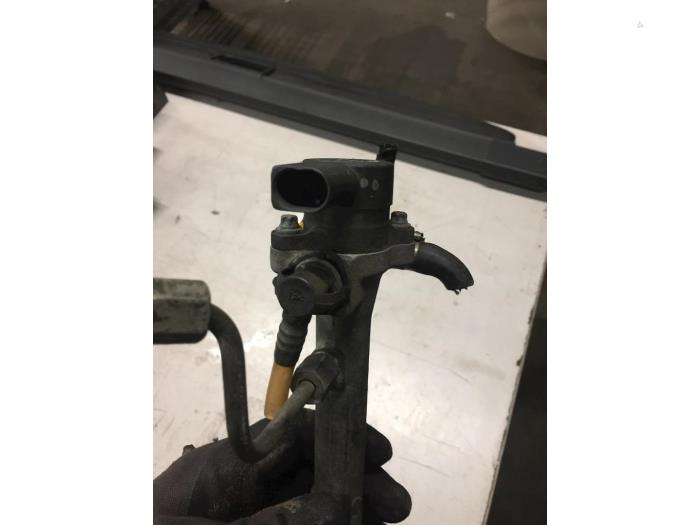 Gebruikte Brandstofdruk sensor Mercedes E (W211) 2.2 E-200 CDI 16V Prijs € 20,00 Margeregeling aangeboden door Poolman autodemontage