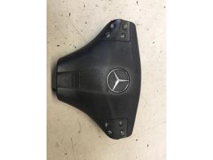 Gebruikte Airbag links (Stuur) Mercedes C (W203) 2.2 C-200 CDI 16V Prijs € 30,00 Margeregeling aangeboden door Poolman autodemontage