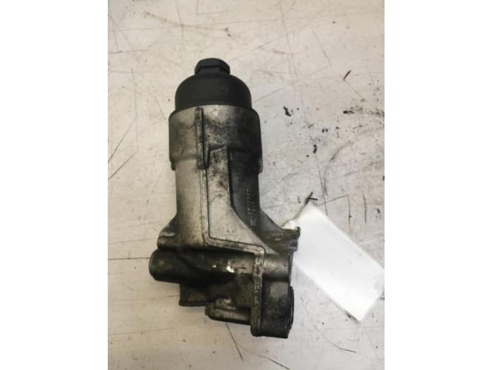 Gebruikte Oliefilterhuis Mercedes A (W169) 2.0 A-180 CDI 16V 3-Drs. Prijs € 20,00 Margeregeling aangeboden door Poolman autodemontage