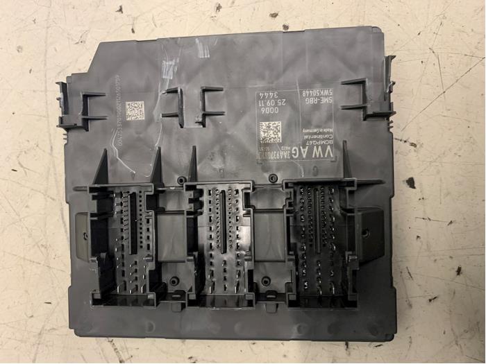 Gebruikte Module Bodycontrol Volkswagen Passat CC (357) 2.0 TDI 16V 170 Prijs € 50,00 Margeregeling aangeboden door Poolman autodemontage
